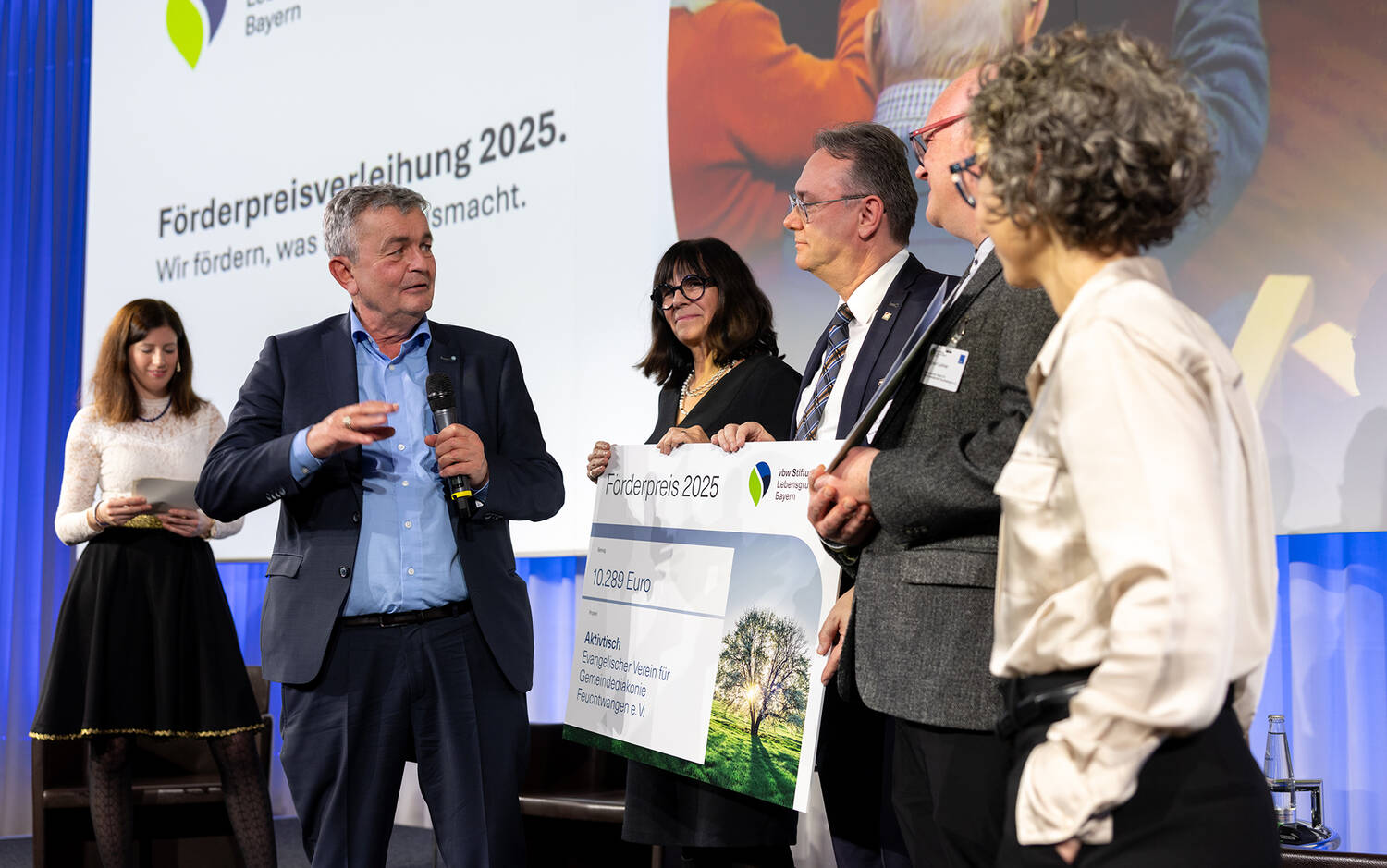 Elva dressed as a fairy